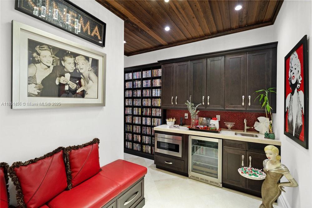 2225 W Silver Palm Rd
