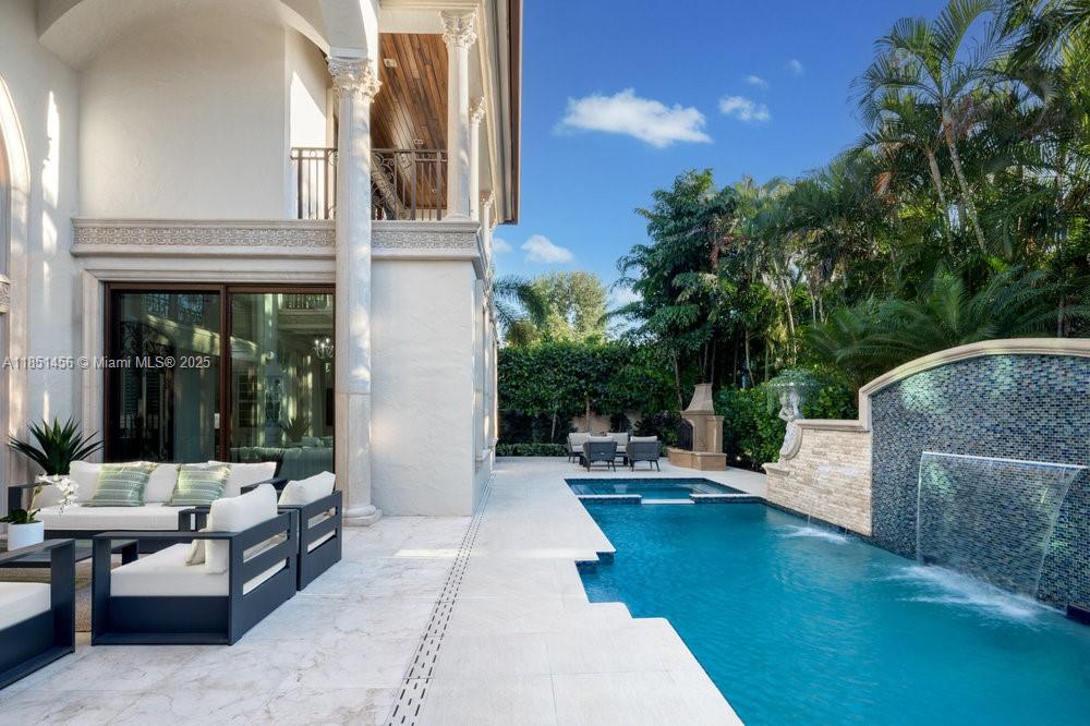 2225 W Silver Palm Rd