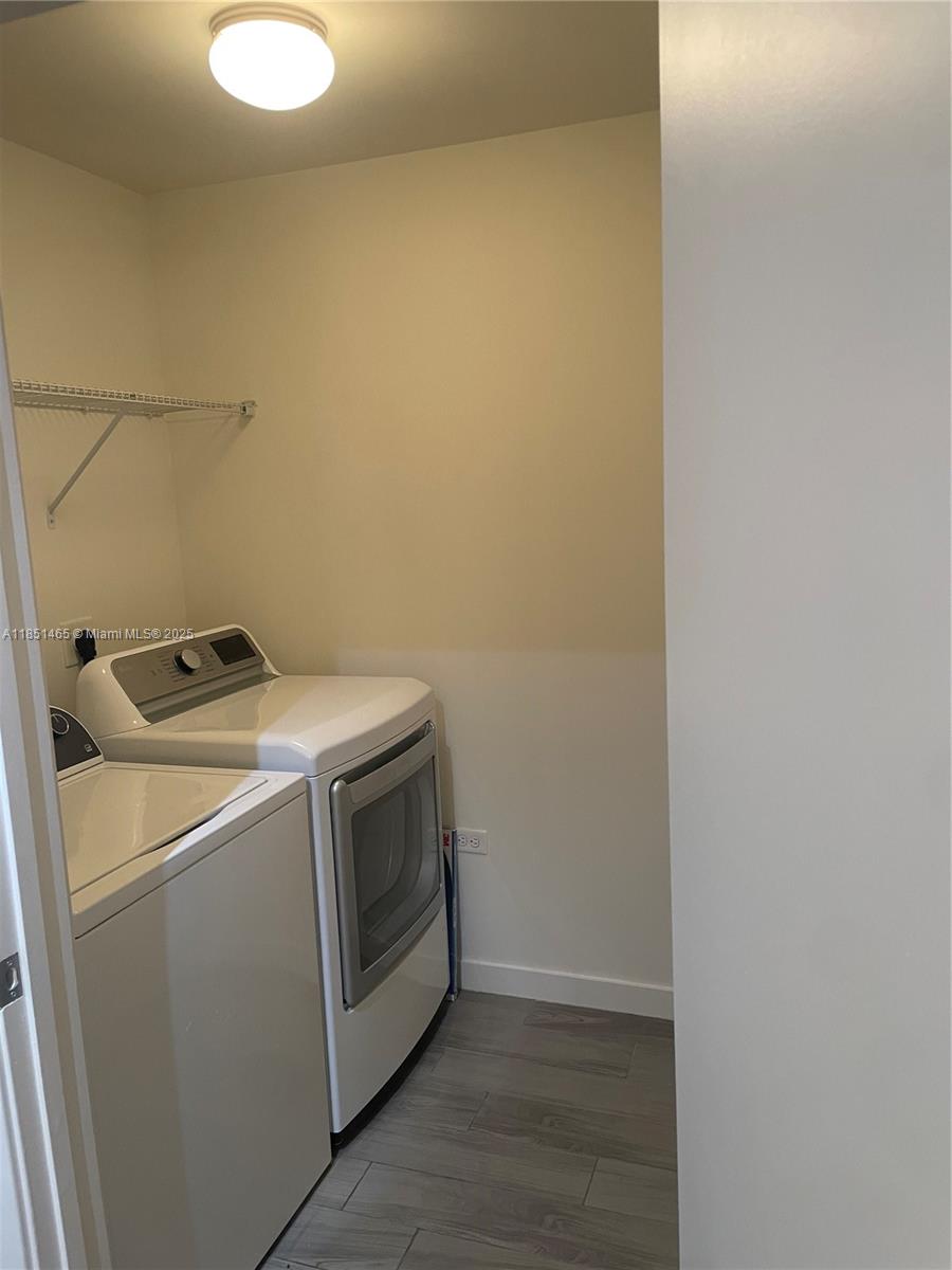 999 SW 1st Ave # 2715