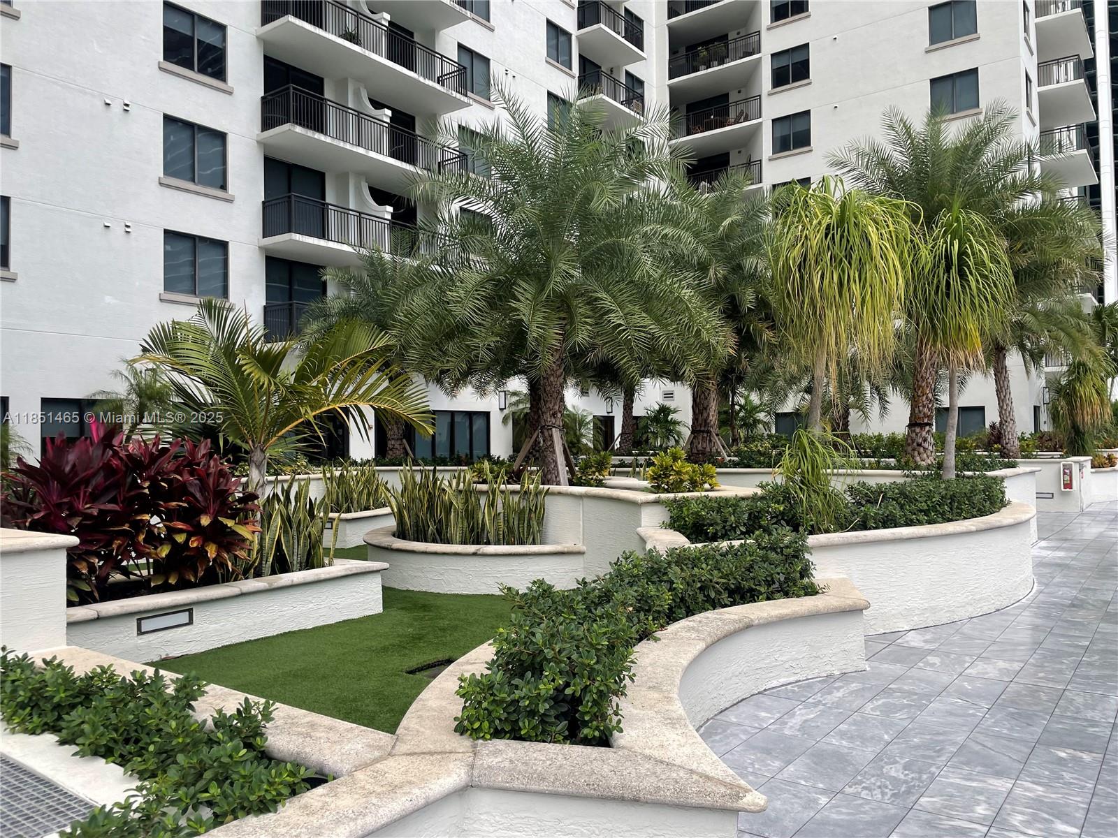 999 SW 1st Ave # 2715