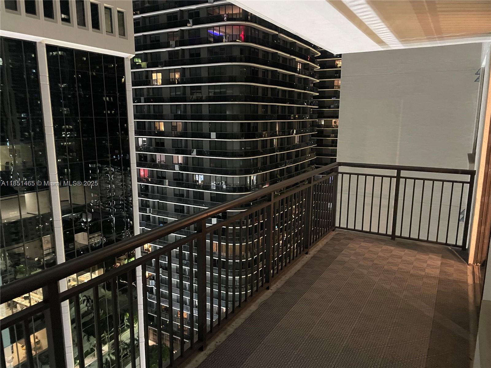 999 SW 1st Ave # 2715