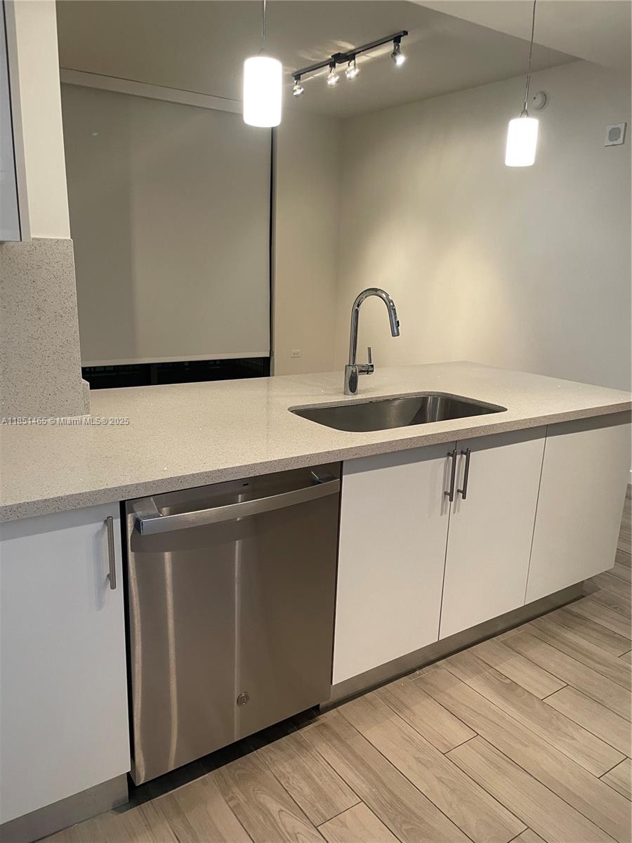 999 SW 1st Ave # 2715