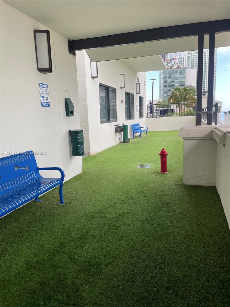 999 SW 1st Ave # 2715