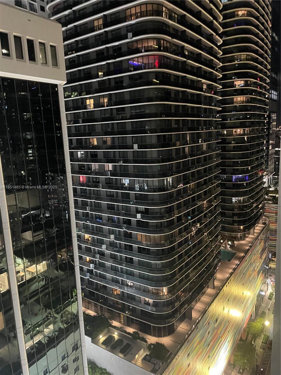 999 SW 1st Ave # 2715