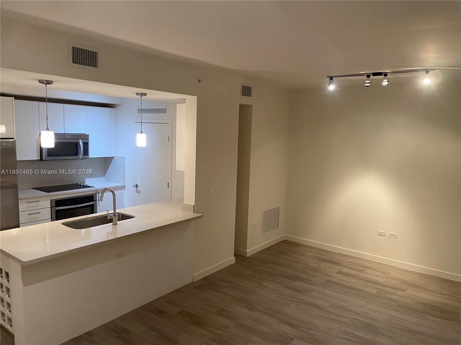 999 SW 1st Ave # 2715