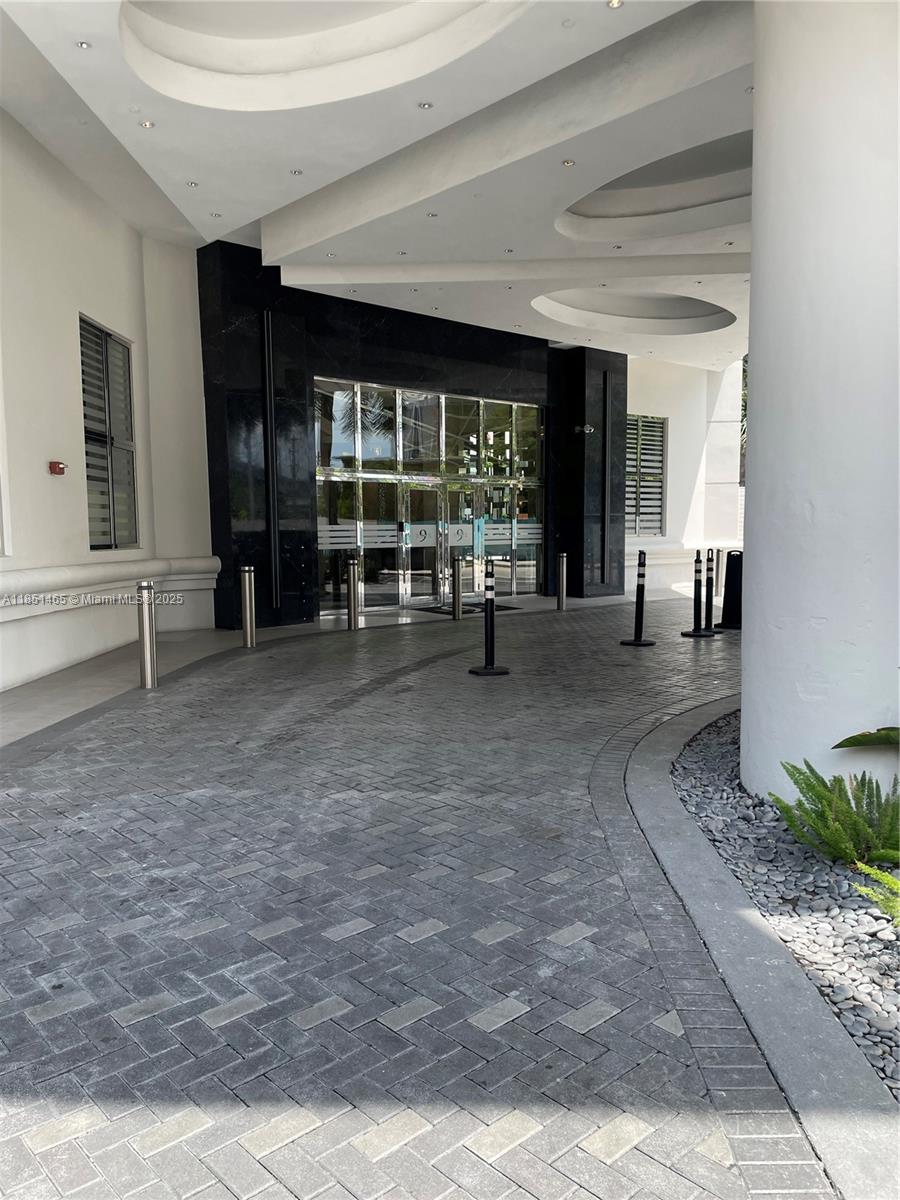 999 SW 1st Ave # 2715