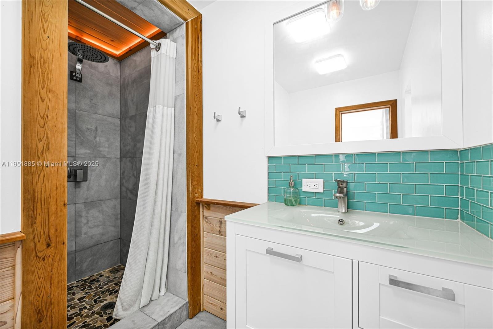 808 NE 16th Ave # 808