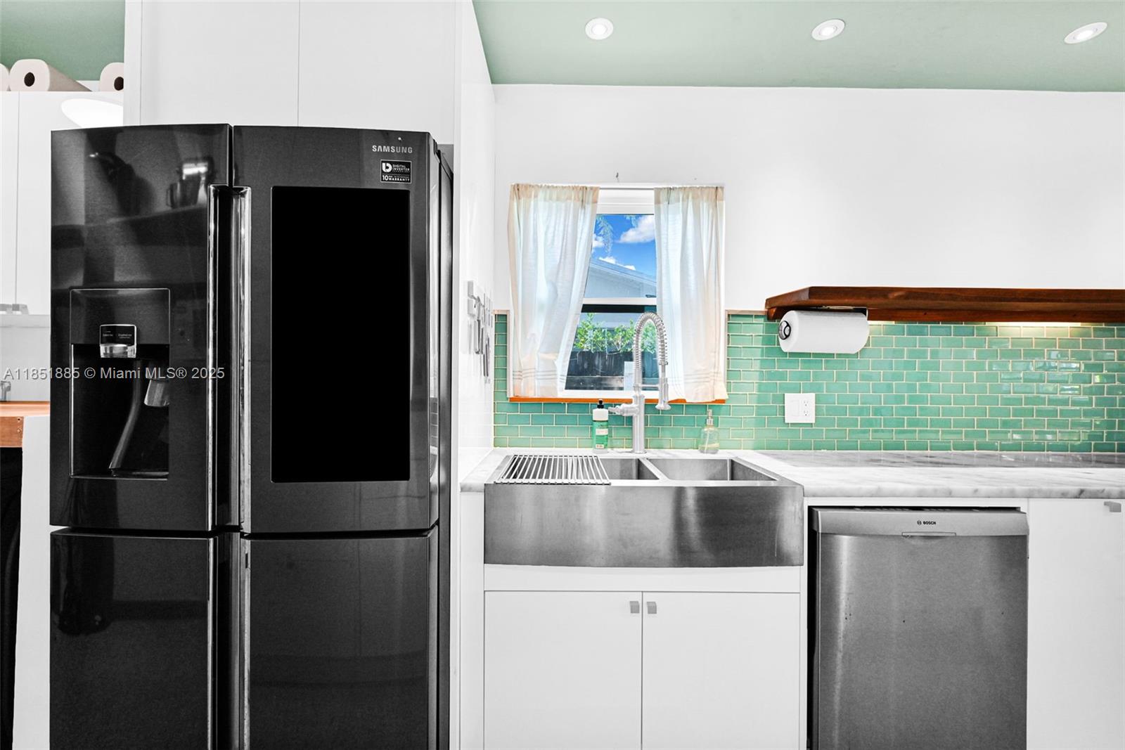 808 NE 16th Ave # 808