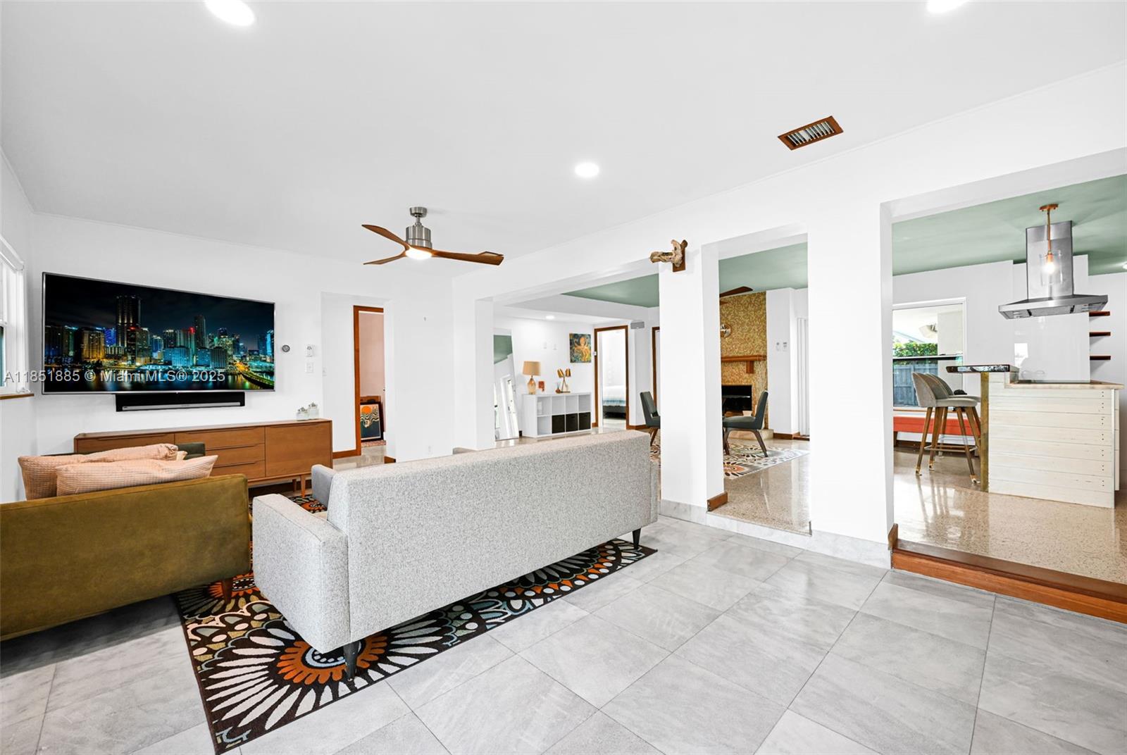 808 NE 16th Ave # 808