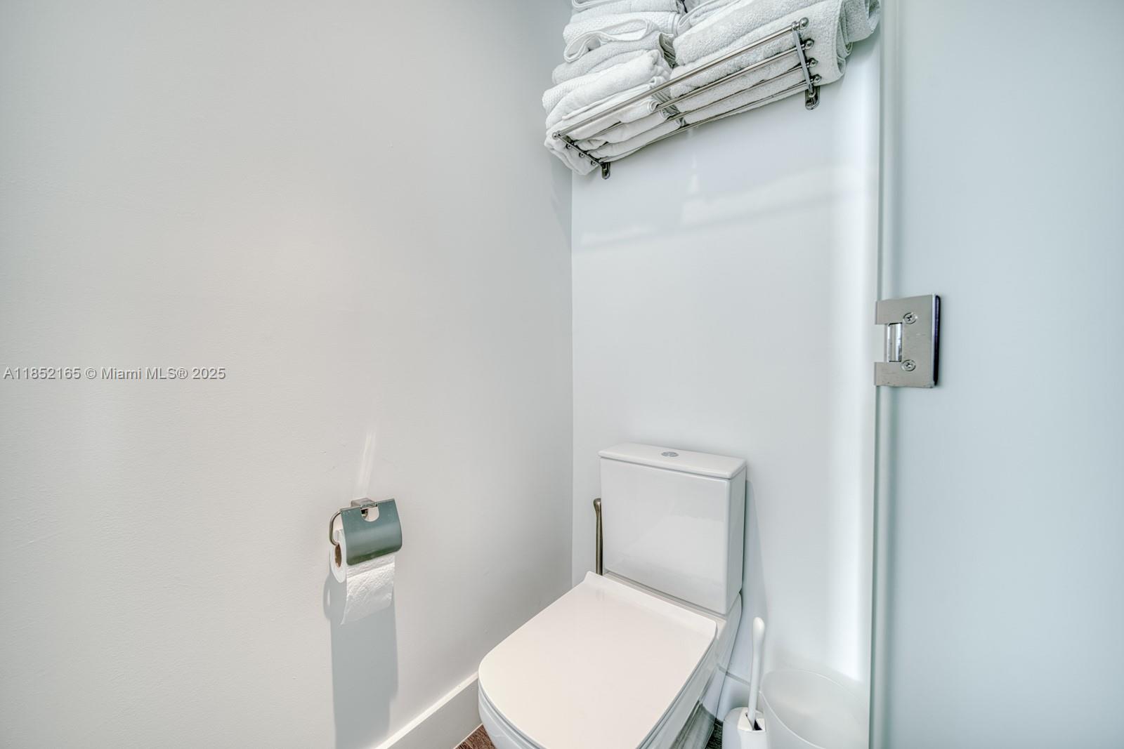2900 NE 7th Ave # 405