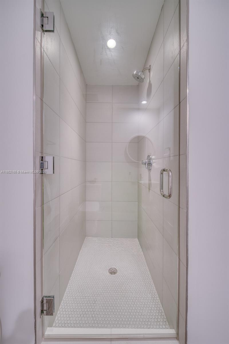2900 NE 7th Ave # 405