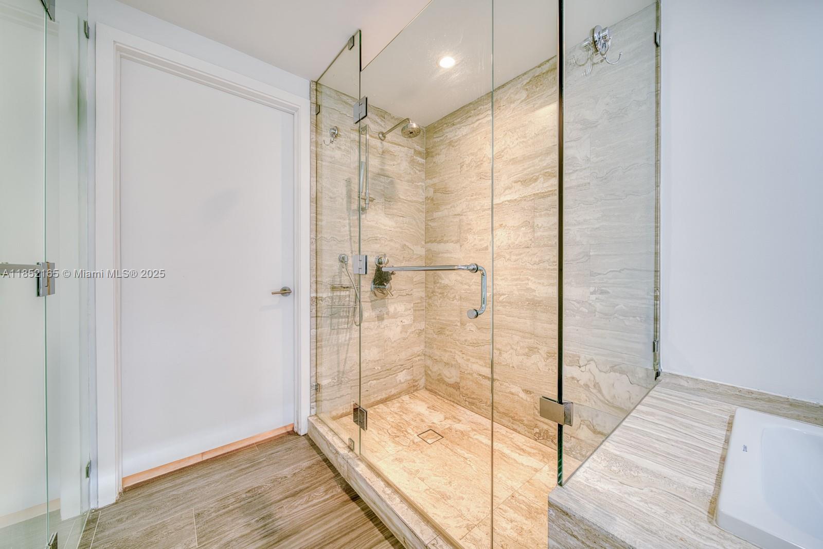 2900 NE 7th Ave # 405