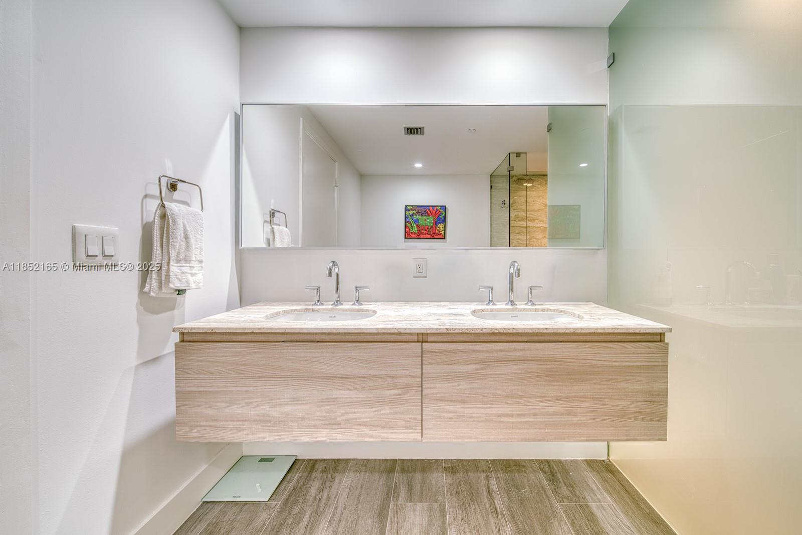 2900 NE 7th Ave # 405