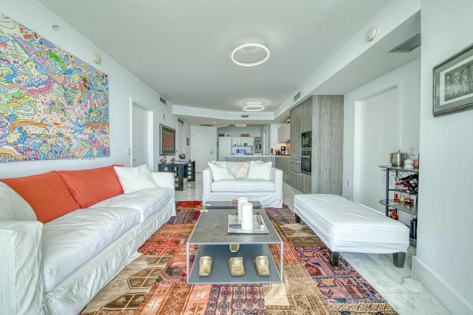 2900 NE 7th Ave # 405