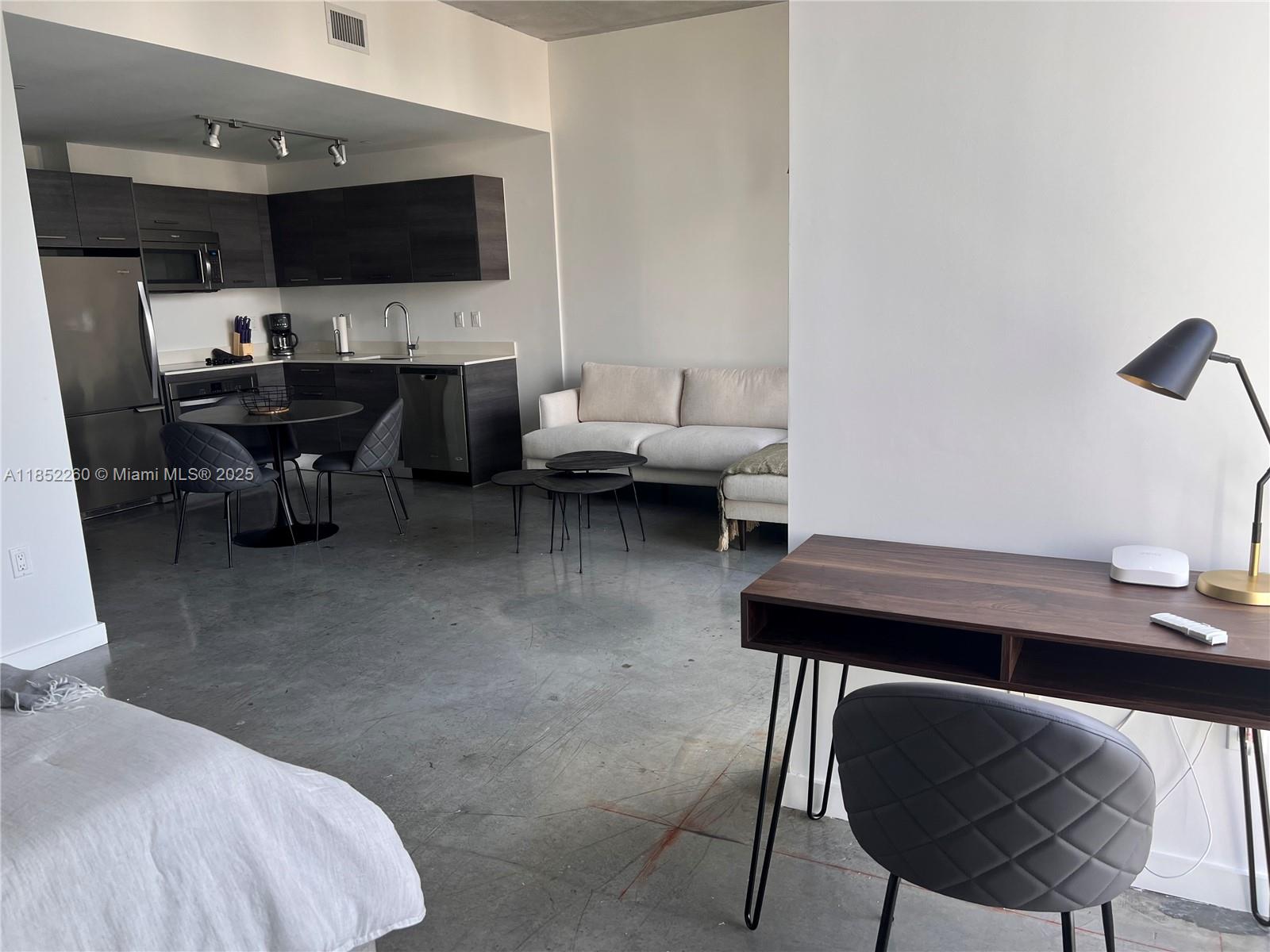 151 SE 1st St # 2907