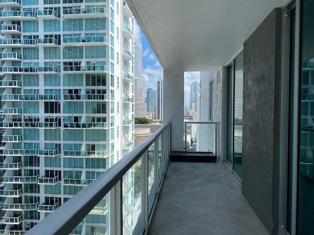 55 SE 6th St # 2100