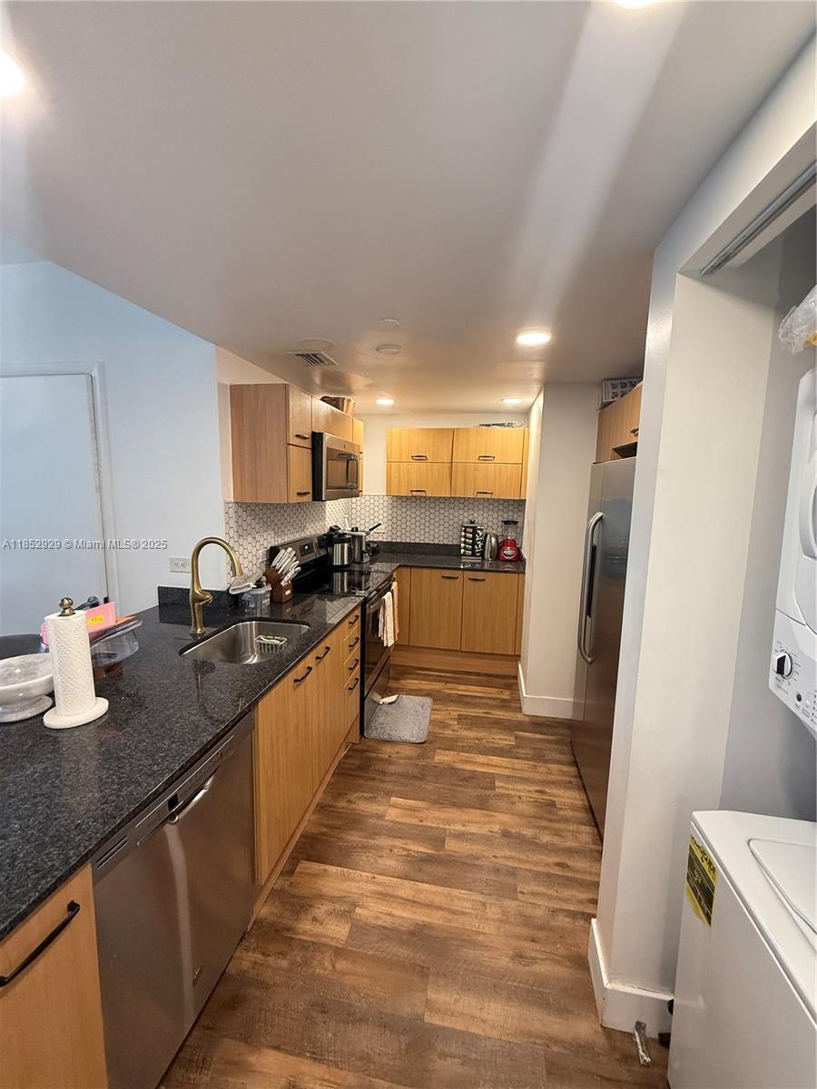 350 S Miami Ave Unit: 1803