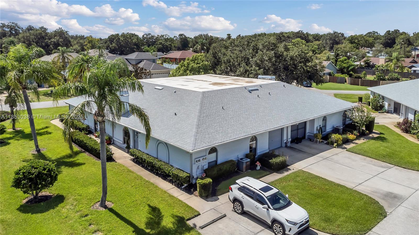 23205 club villas dr