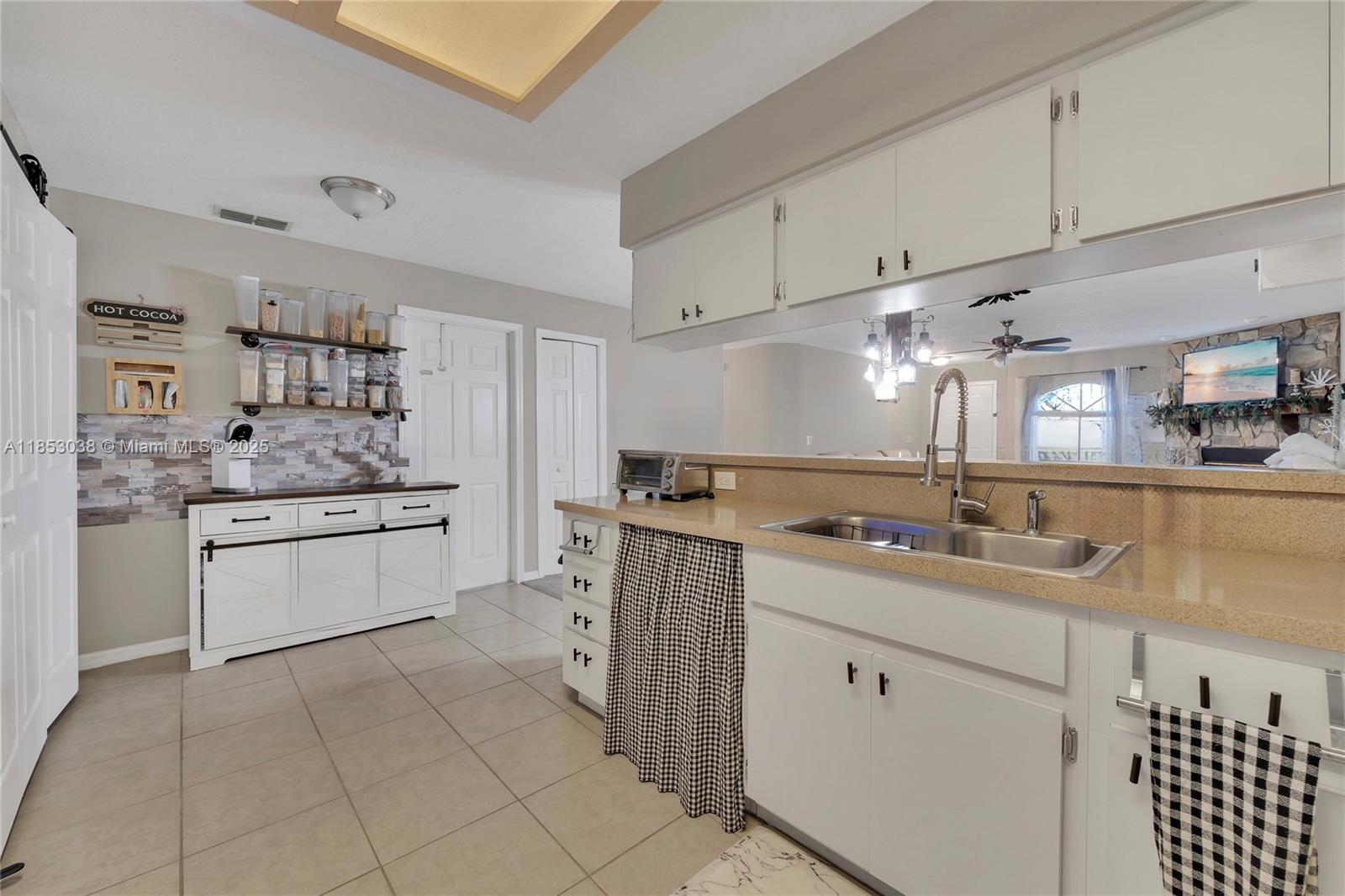 23205 club villas dr