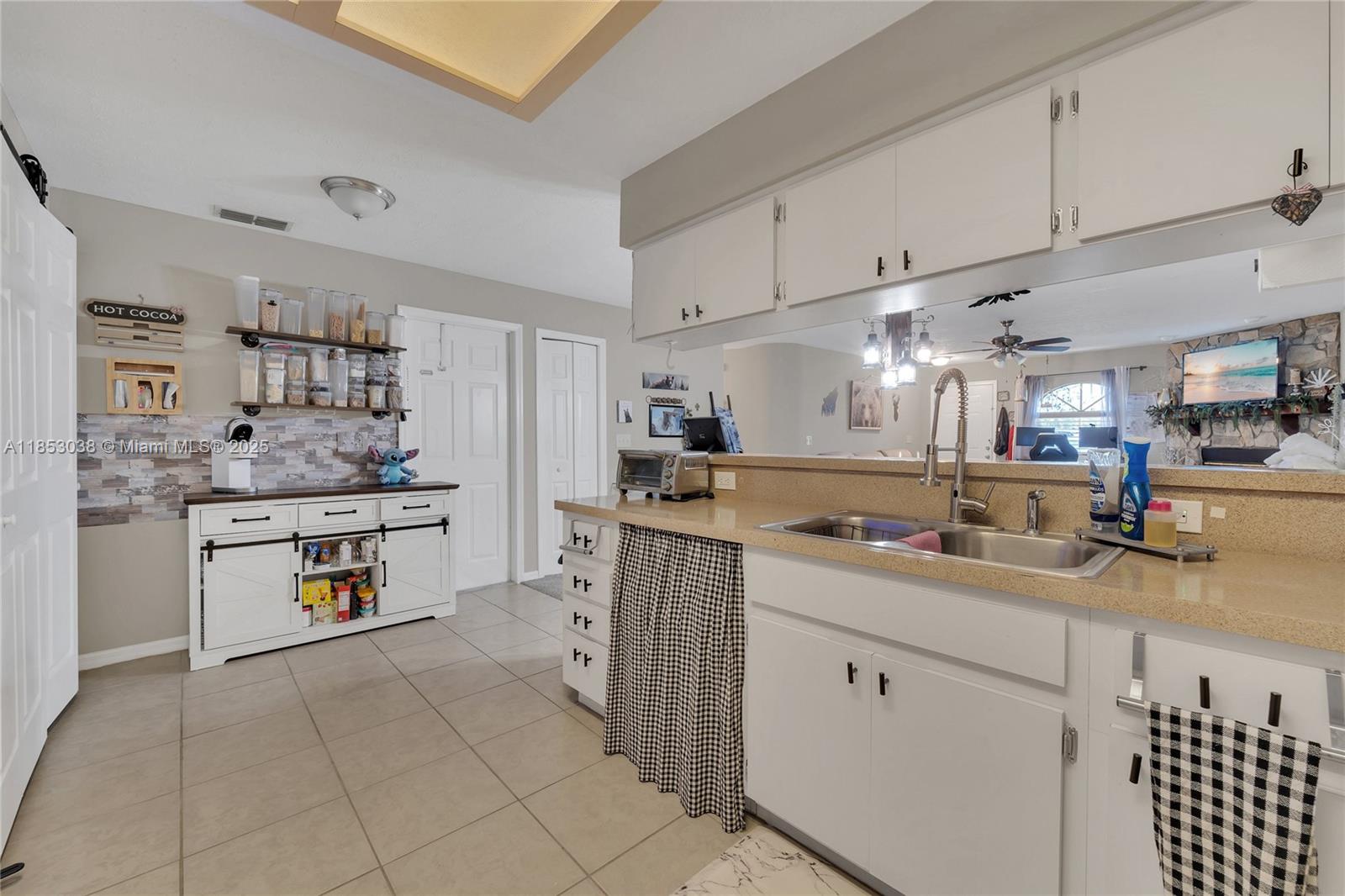 23205 club villas dr
