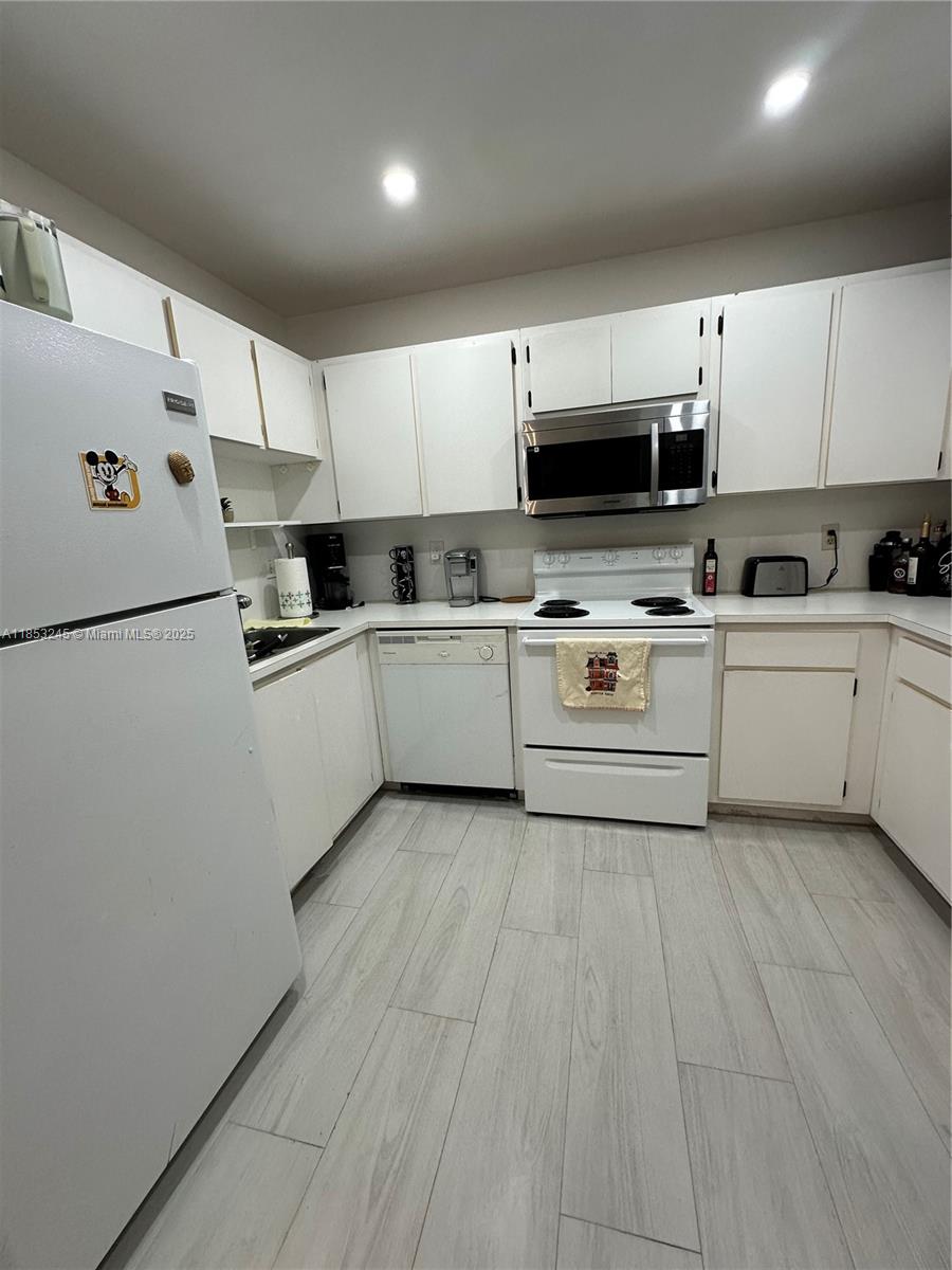 8660 SW 149th Ave # 211