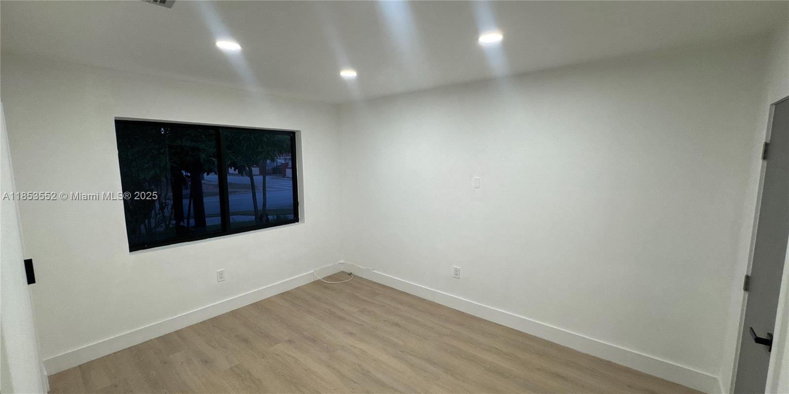 12800 NE 12th Ave # 1