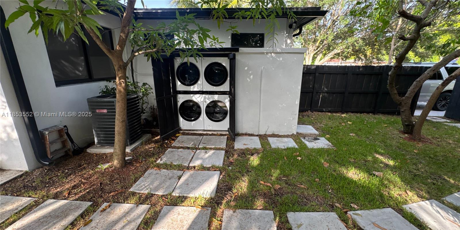 12800 NE 12th Ave # 1