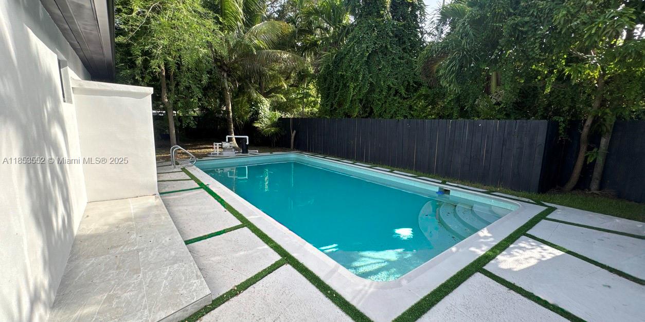 12800 NE 12th Ave # 1