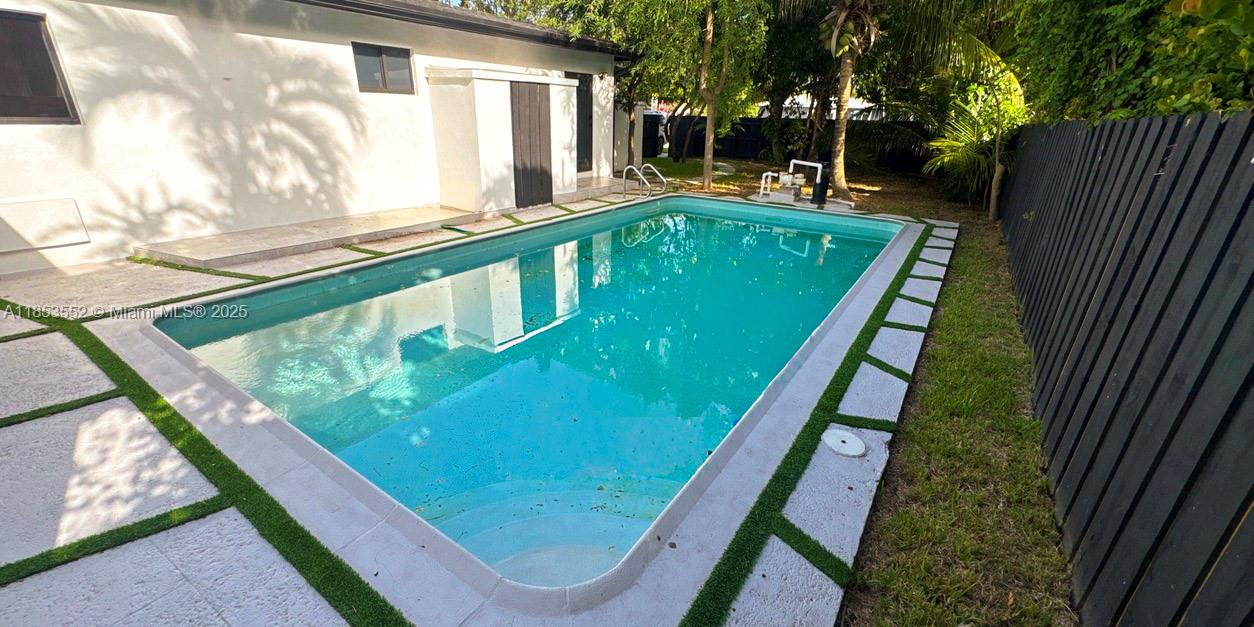 12800 NE 12th Ave # 1