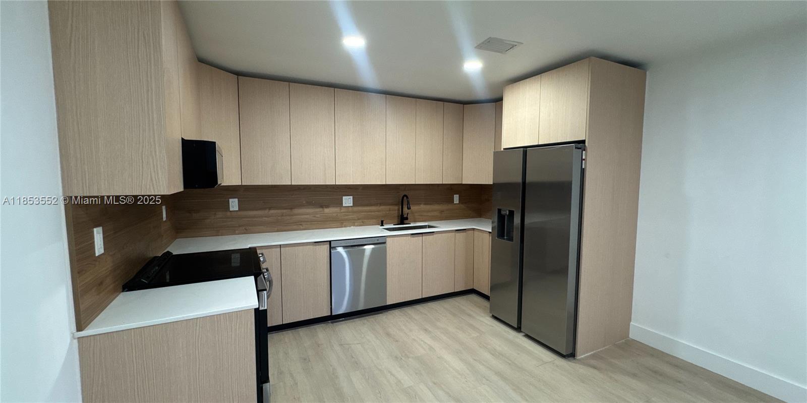 12800 NE 12th Ave # 1