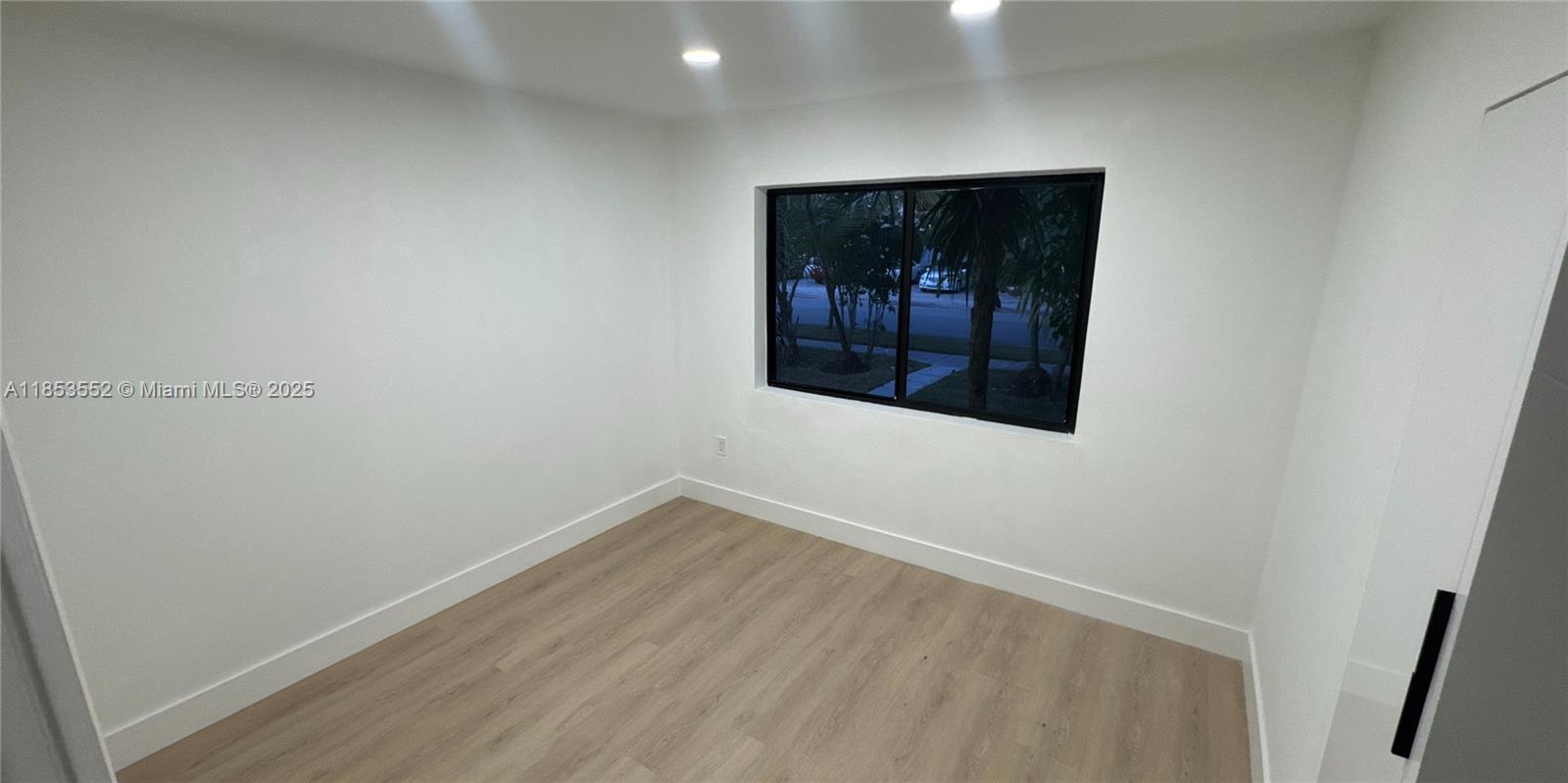 12800 NE 12th Ave # 1