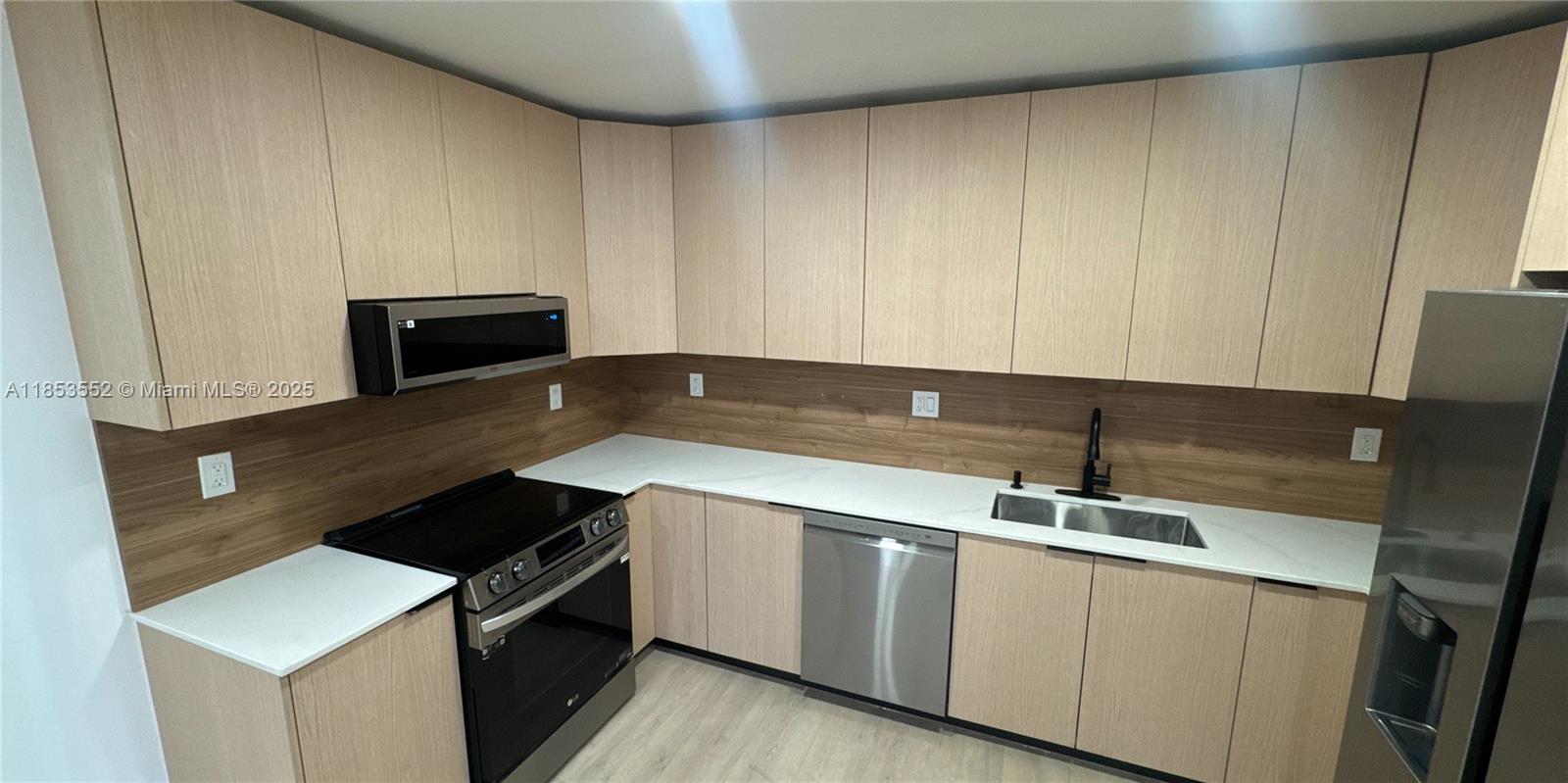 12800 NE 12th Ave # 1