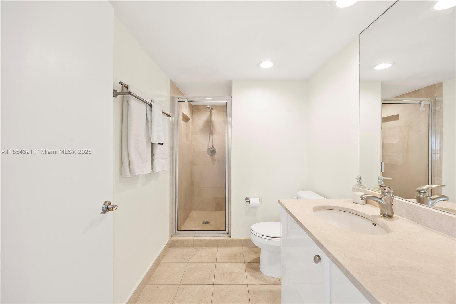 16500 Collins Ave # 851