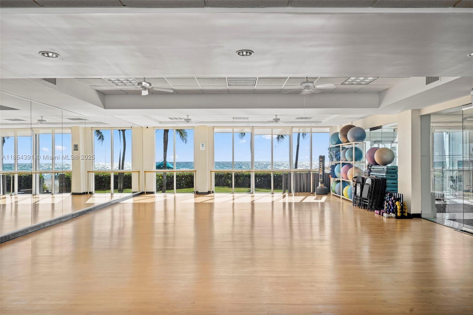 16500 Collins Ave # 851
