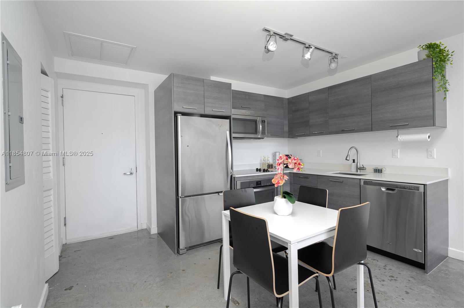 151 SE 1st St # 2303