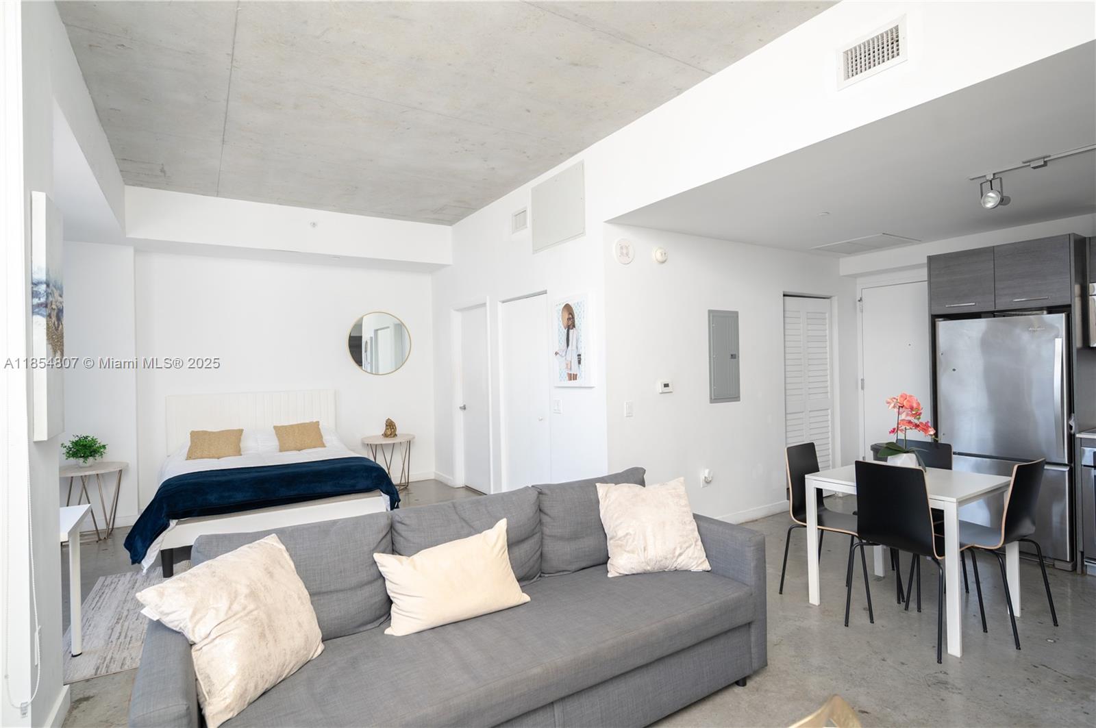 151 SE 1st St # 2303