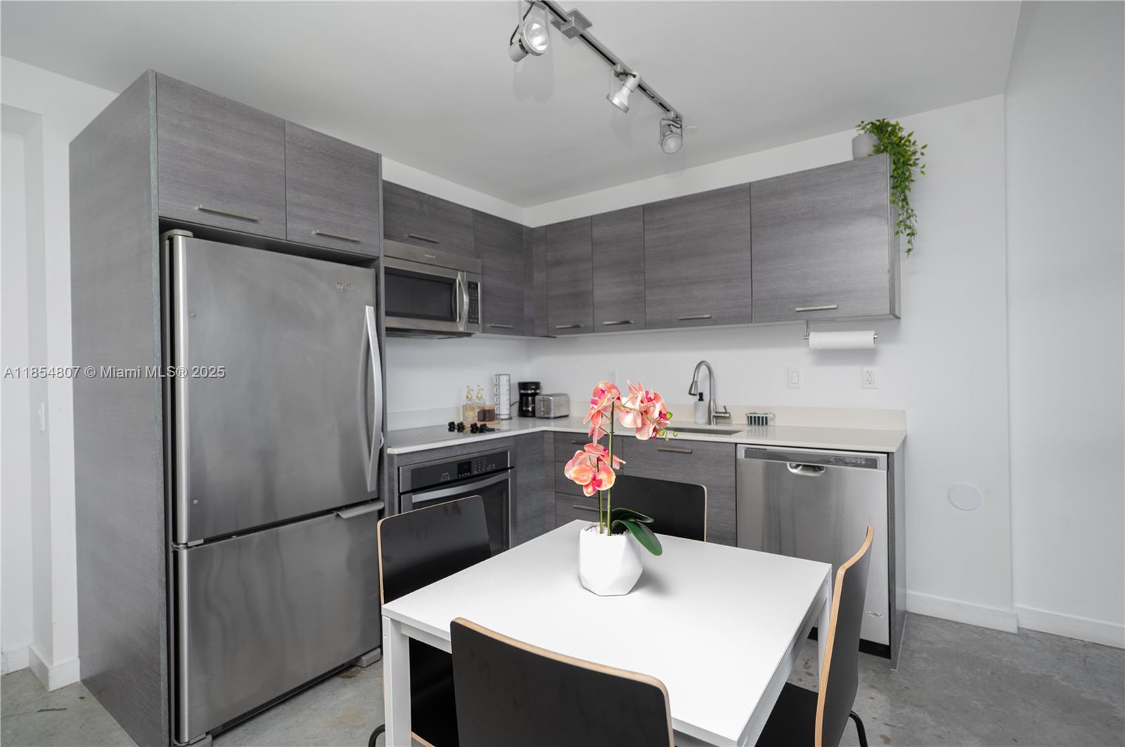 151 SE 1st St # 2303