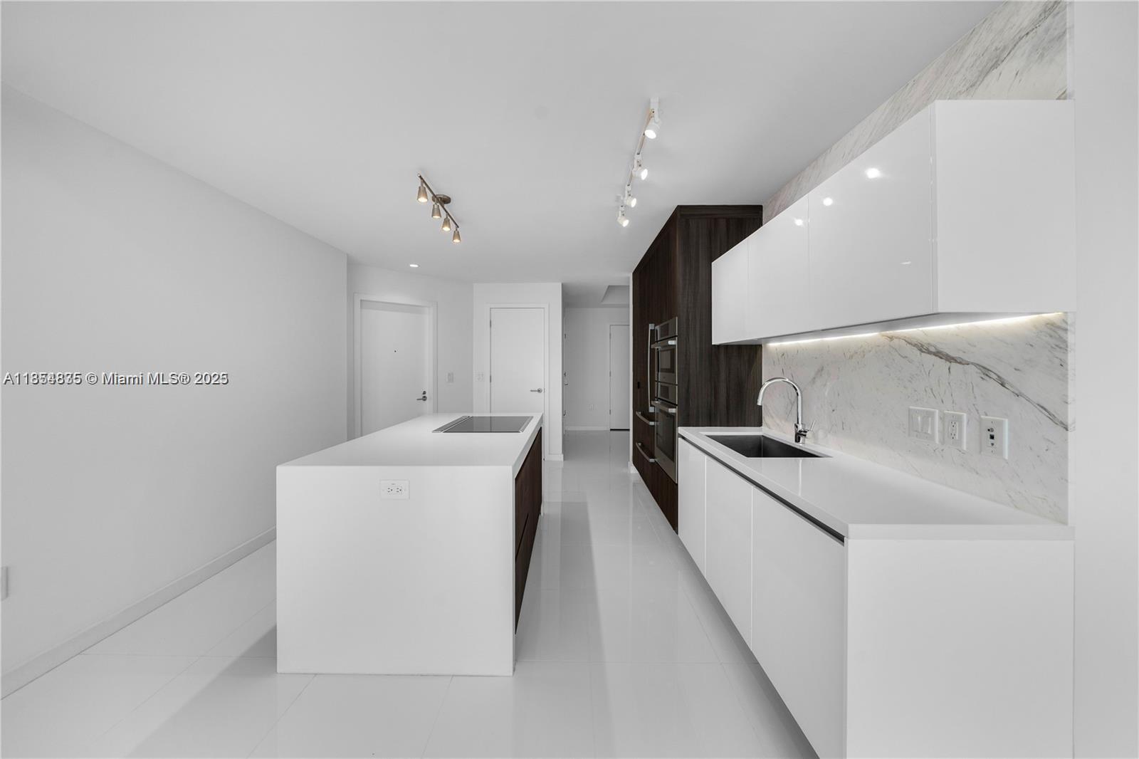 851 NE 1ST Ave # 1206