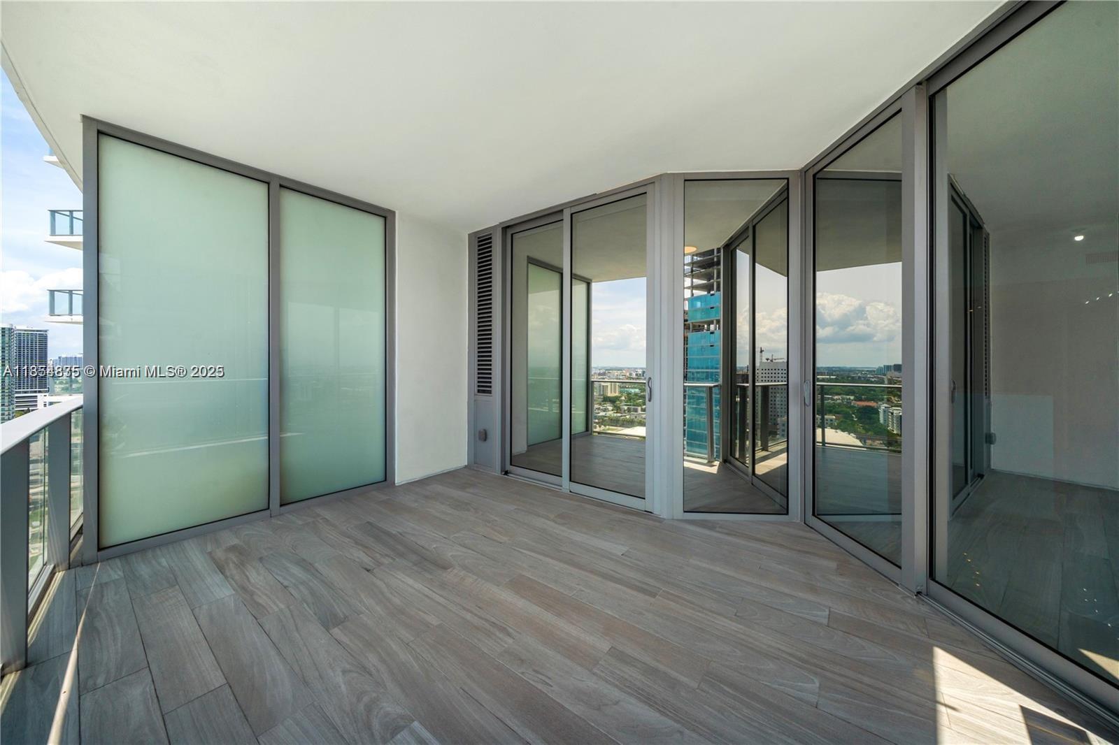 851 NE 1ST Ave # 1206