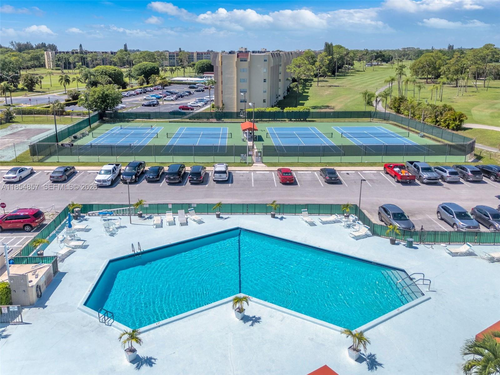 3524 Via Poinciana # 302