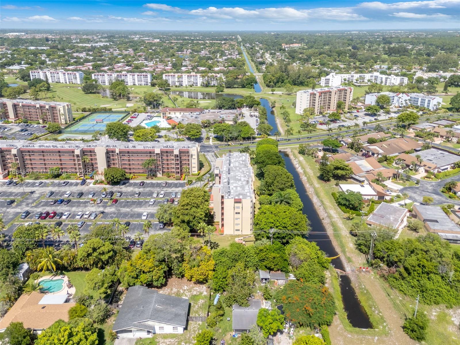 3524 Via Poinciana # 302