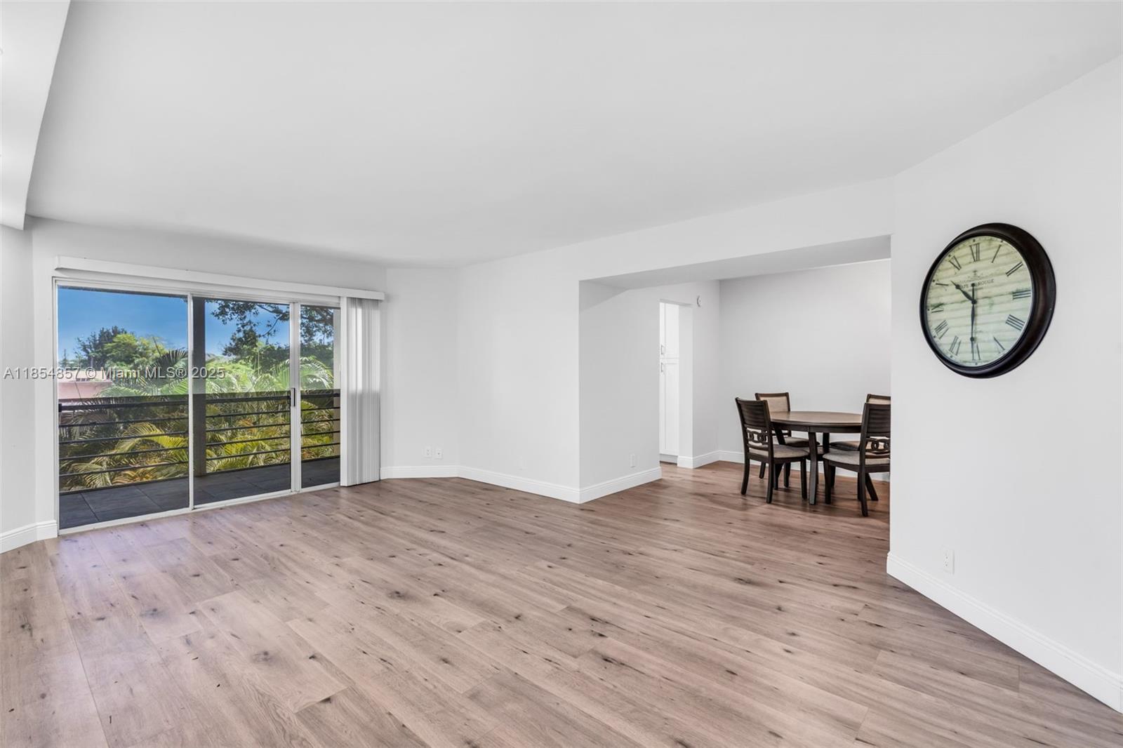 3524 Via Poinciana # 302