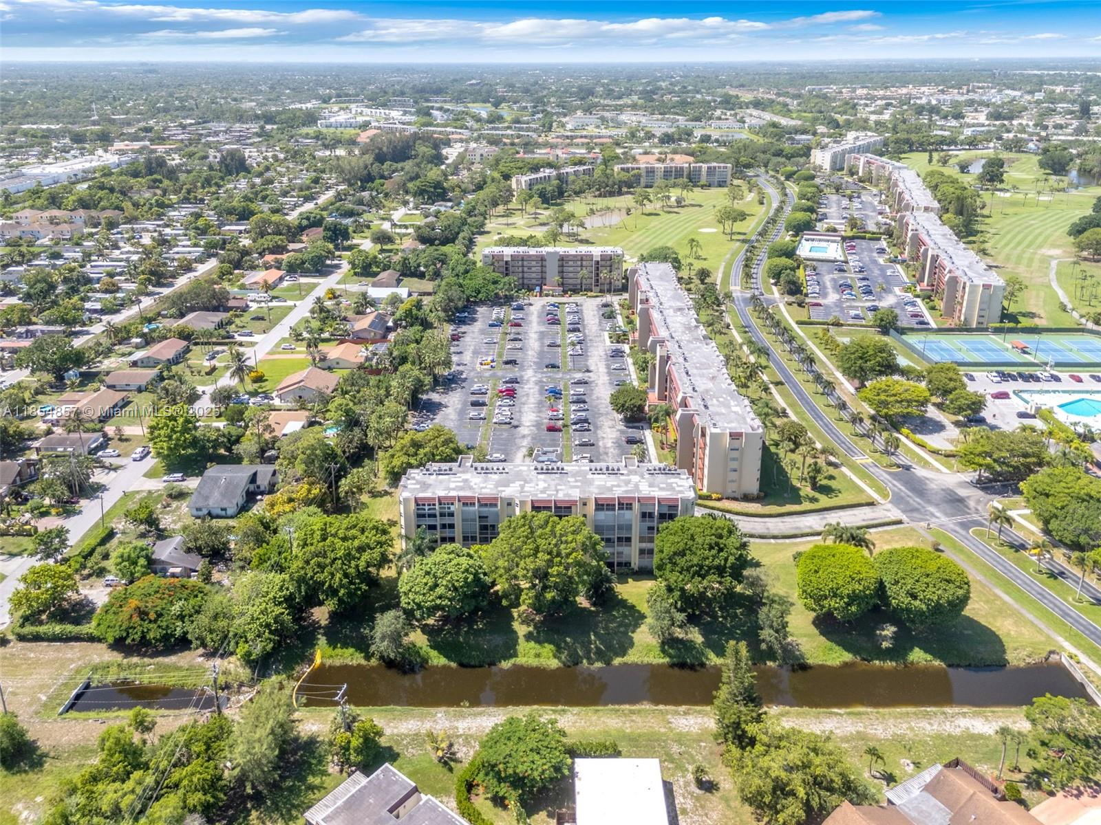 3524 Via Poinciana # 302