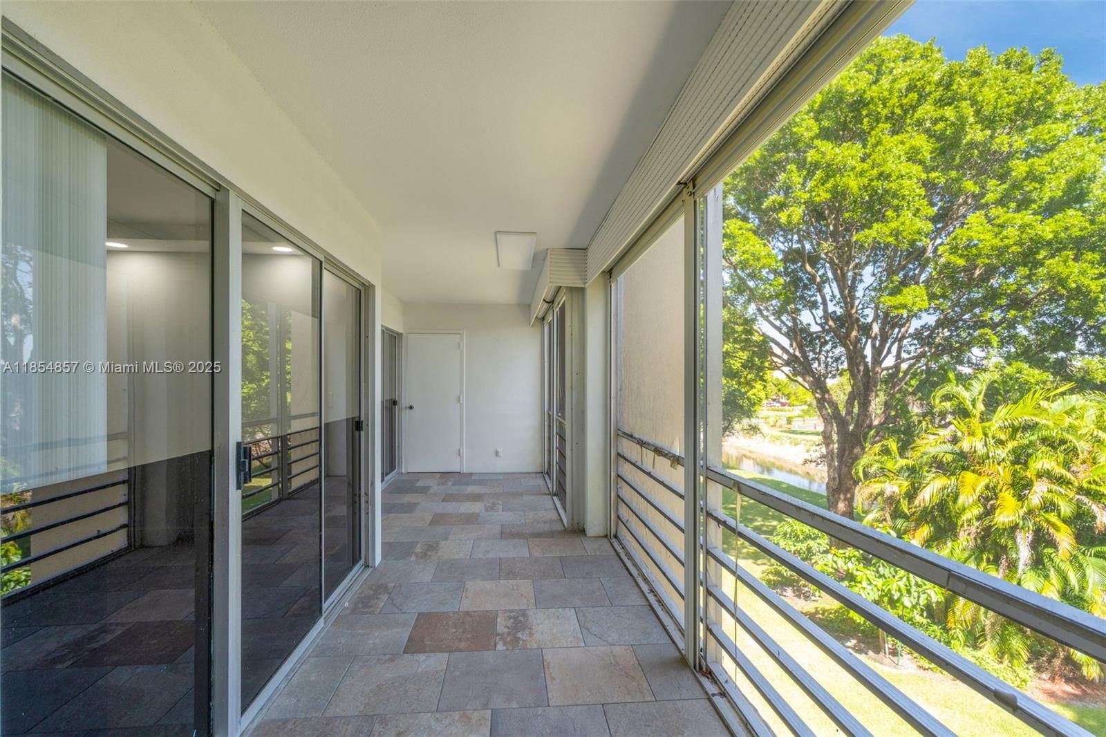 3524 Via Poinciana # 302