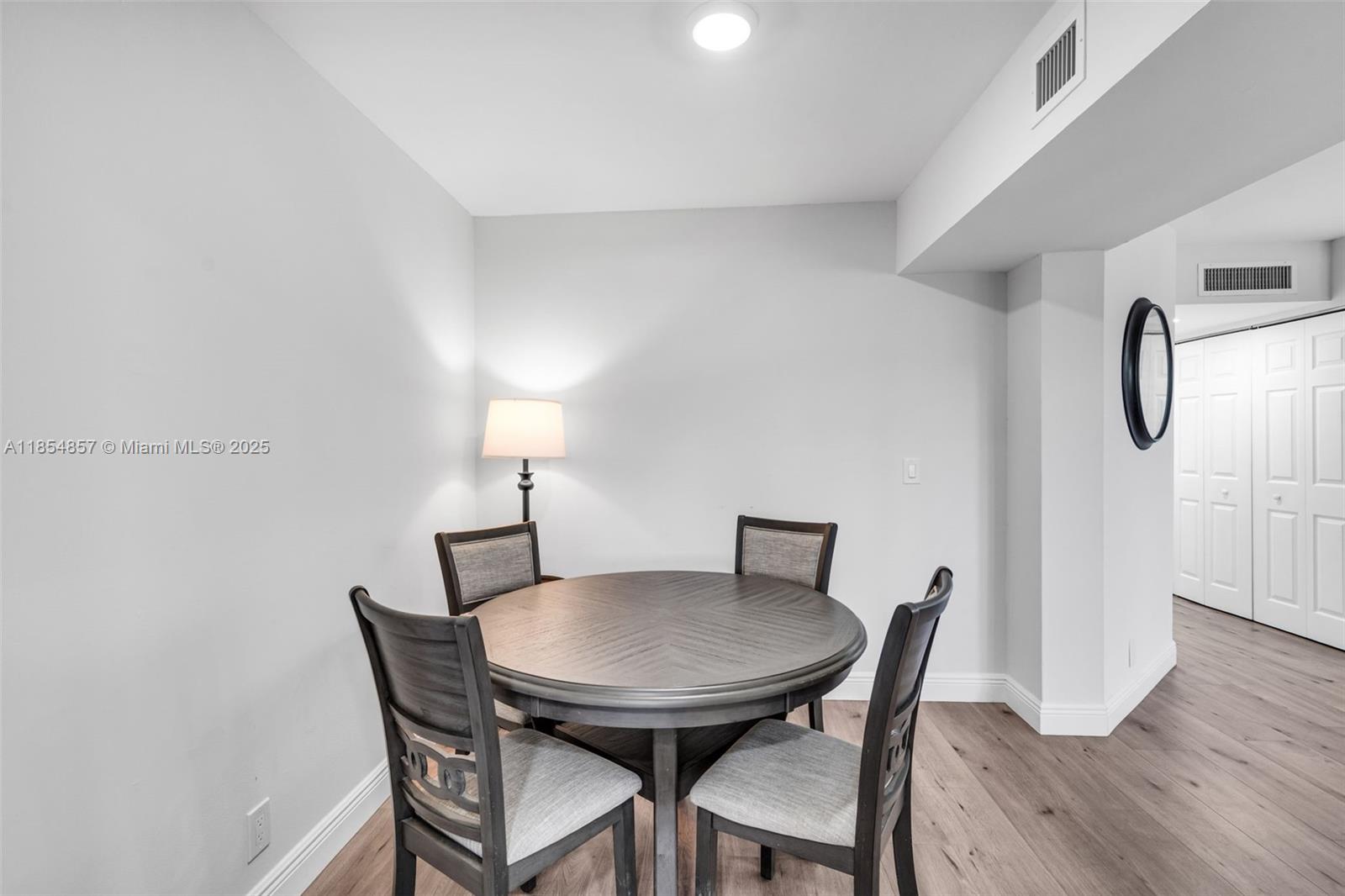 3524 Via Poinciana # 302