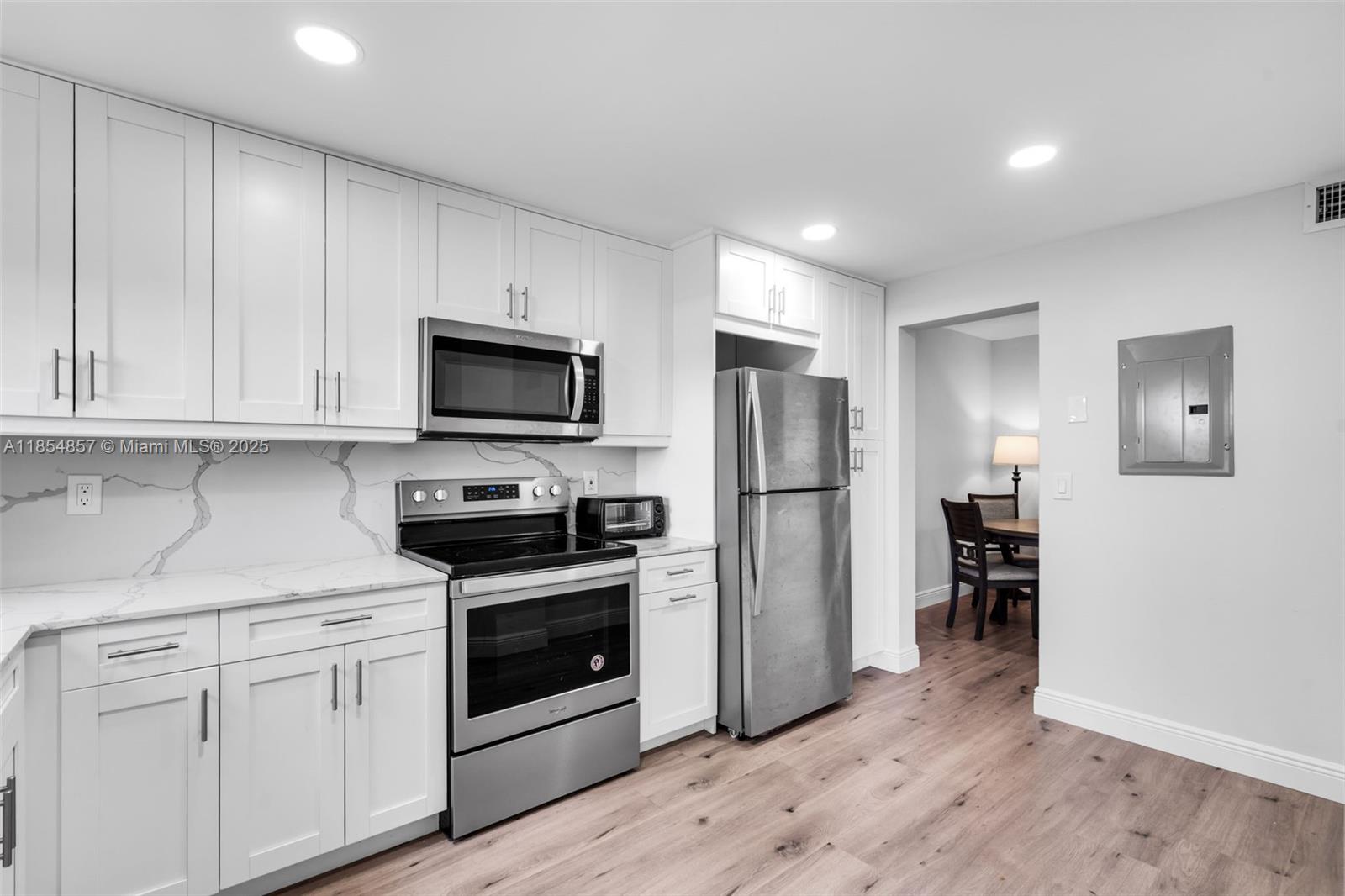 3524 Via Poinciana # 302