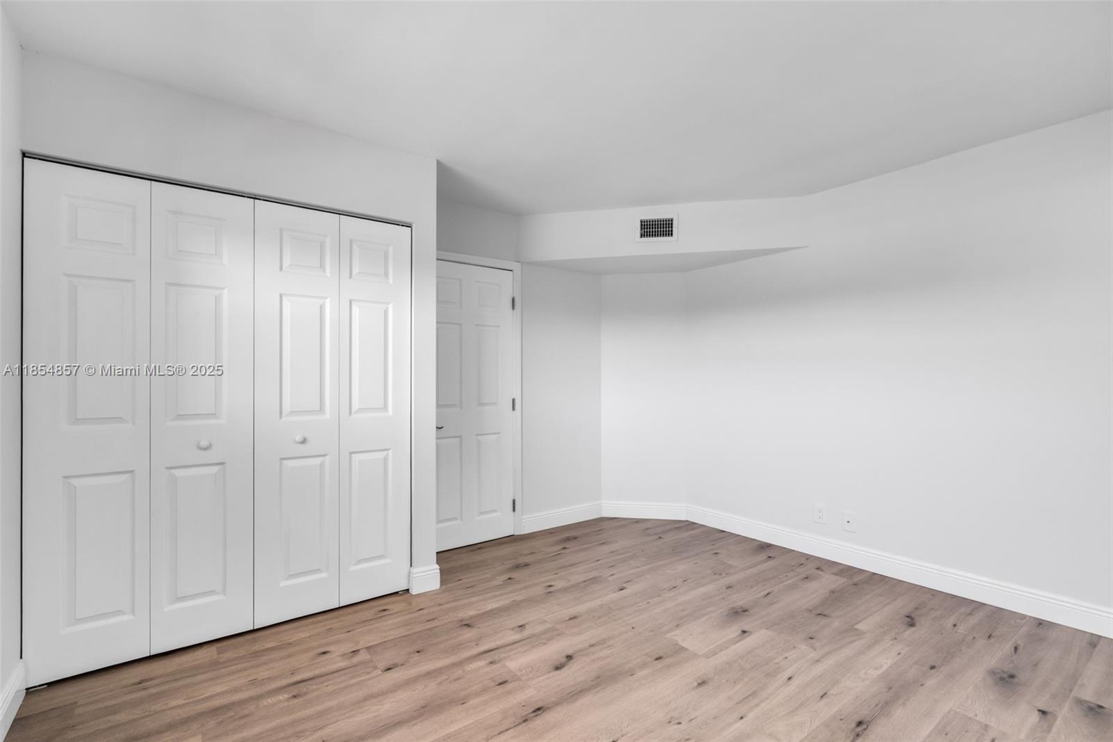 3524 Via Poinciana # 302