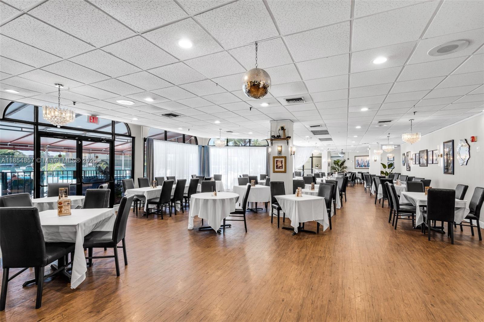 3524 Via Poinciana # 302