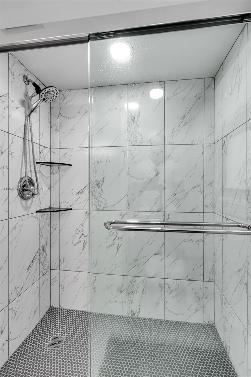 3524 Via Poinciana # 302