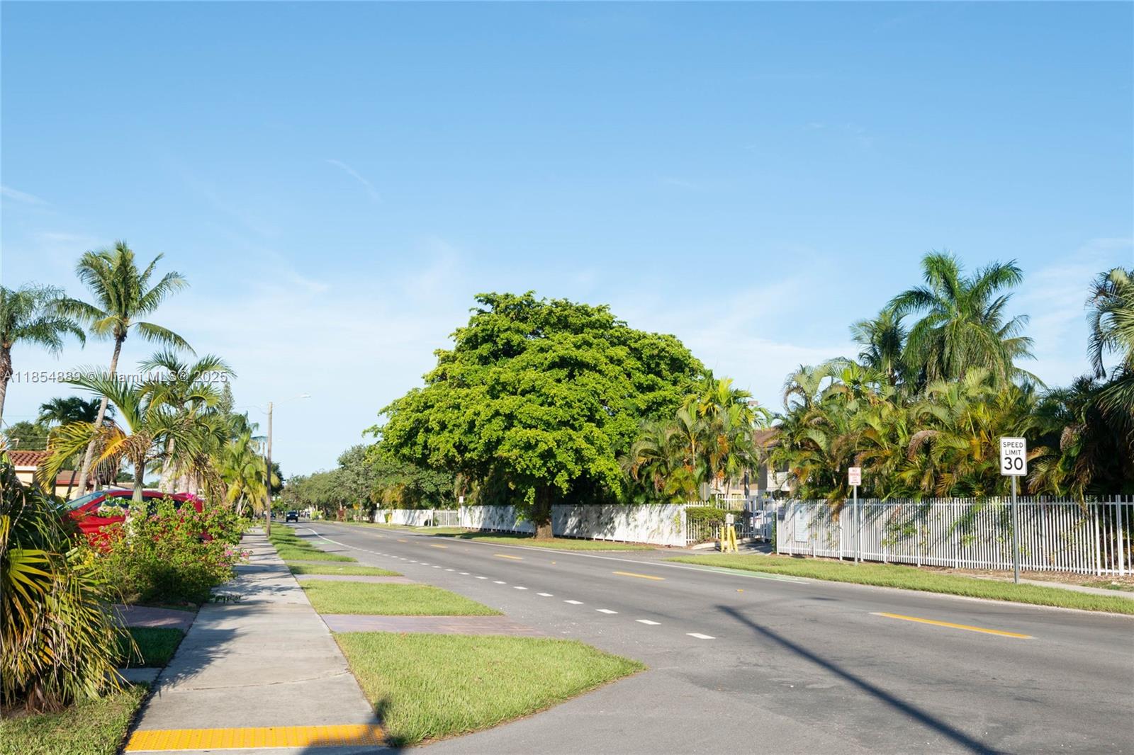 911 Hillcrest Ct # 3